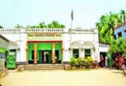 এখনও দখলমুক্ত হয়নি সুচিত্রা সেনের বাড়ি